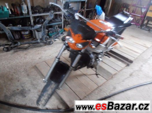 Yamaha FZR600  přestavba na street fighter r.1990 51.7kw sup – fotografie 2