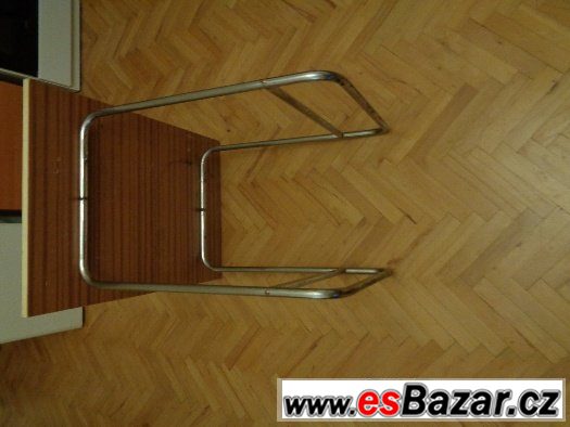 chromovaný stolek viz foto – fotografie 2