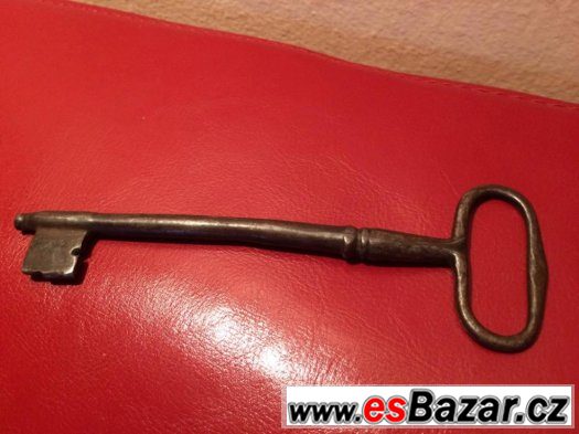 starozitný stary velky klíč 15 cm ručně kovaný – fotografie 3