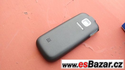 mobilní telefon mobil nokia 2330 stříbrný classic – fotografie 4