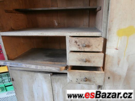 Starý kuchyňský kredenc. – fotografie 4