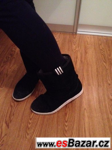 Prodám skoro nové adidas boty – fotografie 2