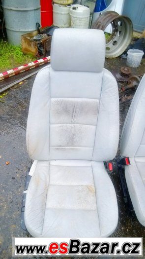 BMW e36 sedan přední sedadla bílá kůže – fotografie 4