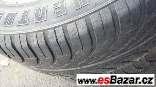 letni pneu 225/55r16 – fotografie 3