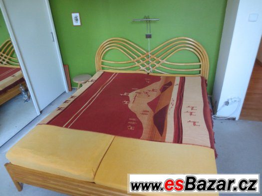 Manželská postel z ohybaného ratanu – fotografie 5