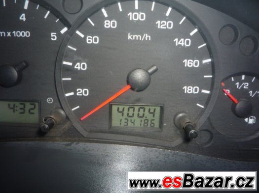 Ford Transit 2.0-TDi-100k-62kw-6místný – fotografie 5