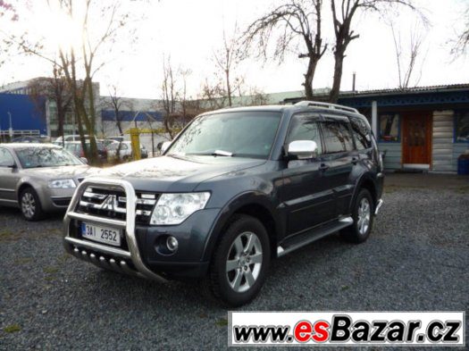 Mitsubishi Pajero 3.2-V80-4x4-7místný-SUV-combi – fotografie 1
