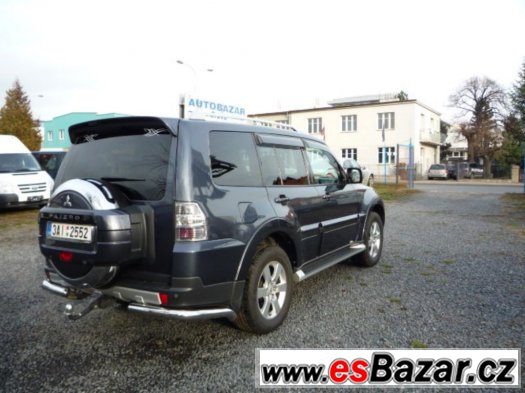 Mitsubishi Pajero 3.2-V80-4x4-7místný-SUV-combi – fotografie 3