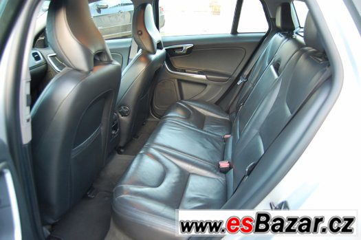 Volvo V60 D3 120 kW,  Summum – fotografie 4