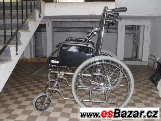Mechanický polohovací invalidní vozík – fotografie 1