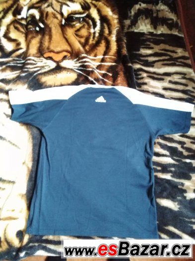 Adidas vel M – fotografie 2