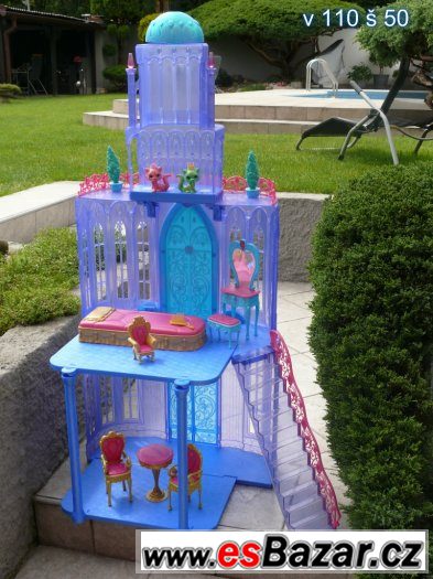 MODRÝ ZÁMEK od BARBIE – fotografie 1