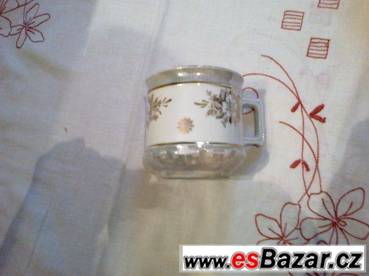 Starožitný porcelánový hrnek, zespodu vtlačeno 2403/0 – fotografie 2