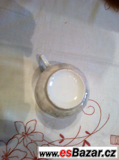 Starožitný porcelánový hrnek, zespodu vtlačeno 2403/0 – fotografie 3