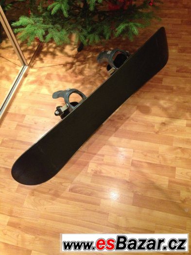 Prodám značkový snowboard 148 cm, kvalitní, jako nový – fotografie 2
