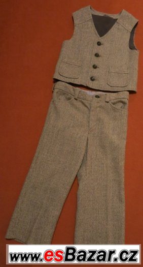 CHLAPECKÝ SPOLEČENSKÝ OBLEK, KALHOTY, VESTA, vel. 104 – fotografie 1