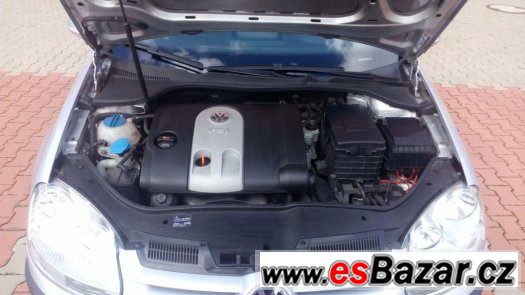 Volkswagen Golf V 1,6 FSI - sleva – fotografie 4