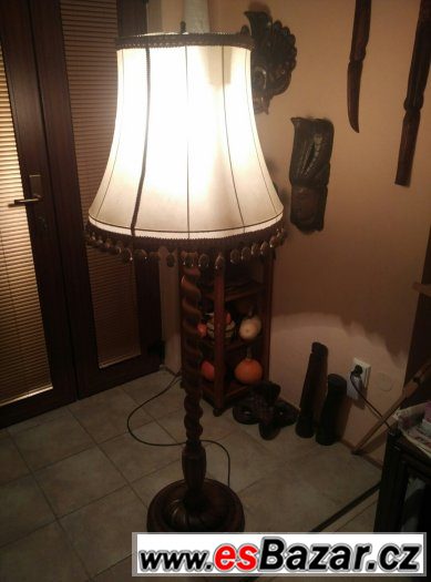 Rustikální stojací lampa – fotografie 1