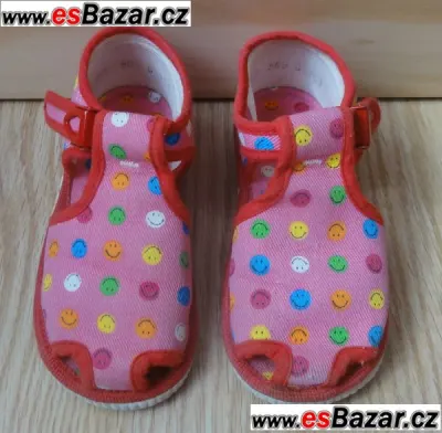Bačkůrky/ bačkorky vel. 23