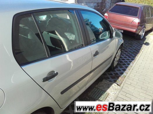 vw golf V díly z celého vozu 1,6 převodovka kapota předek – fotografie 3