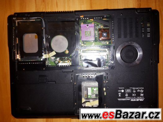 ASUS M70V nVidia 9600M GS  17“ WXGA, 1 920 × 1 200 – fotografie 5