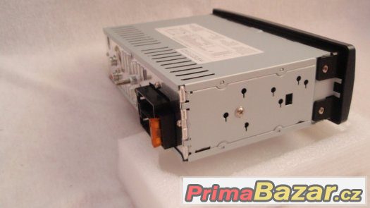Autorádio MP3 s čtečkou pam. karet SD/MMC, USB vstup, jack – fotografie 3