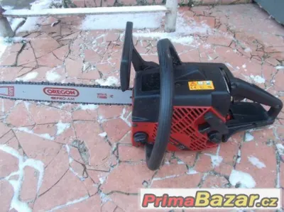 Prodám benzínovou pilu Jonsered 2041 pův. cena 15 tis Kč
