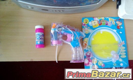 Bublifuk vystřelující bublinky – fotografie 4