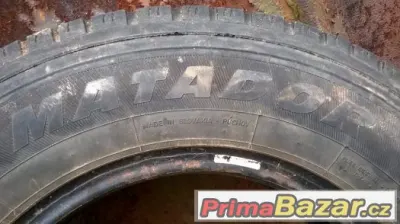 Zimní M+S 225/70R 15C.