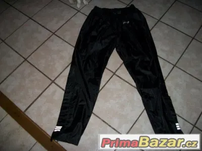 Dvoudílný nepromokavý oděv