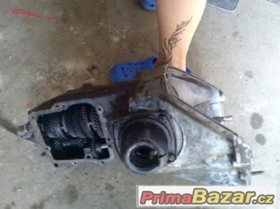 FIAT 850 Tudor převodovka svody brzdové bubny pumpa