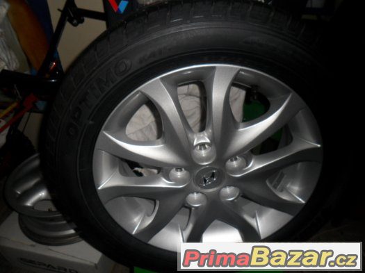 HYUNDAI i30 CRDí CW combi 2009 – fotografie 4