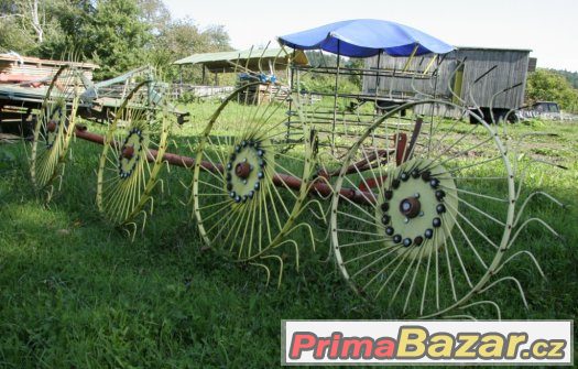 Paprskový shrnovač sena – fotografie 2