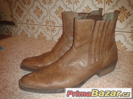 Panske kozene hnede kopyta – fotografie 1