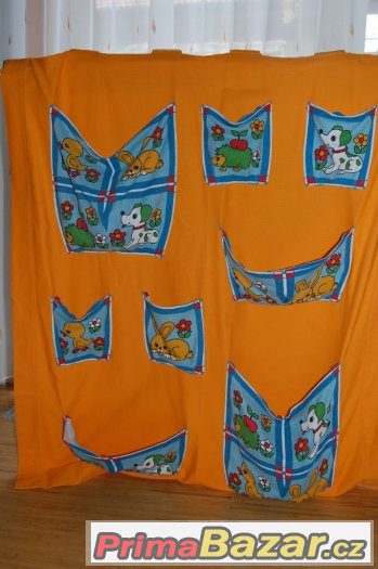 Kapsář na zeď – fotografie 1