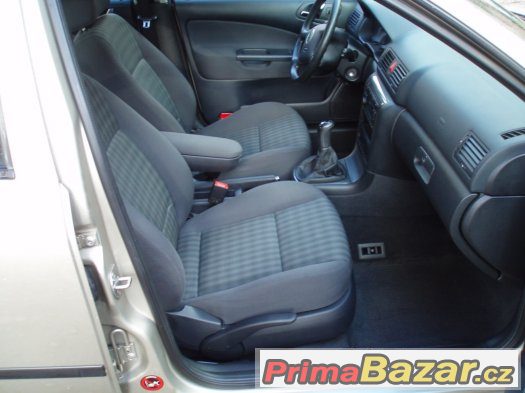 Škoda Octavia 1,6 MPI TOUR PLUS, 2005, 83.000km – fotografie 5