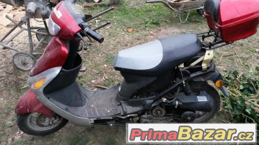 Prodám skůtr 50 4T Adams na nahradní díly – fotografie 1