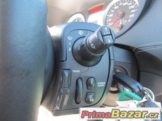 Clio 1.5DCI Anniversar ČR 1.maj serviska – fotografie 3