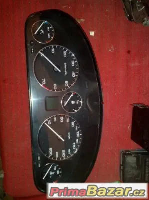 Prodám budíky na peugeot 607