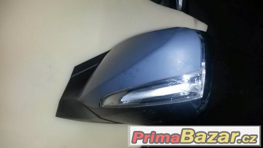 Hyundai I 30 L zrcátko – fotografie 1