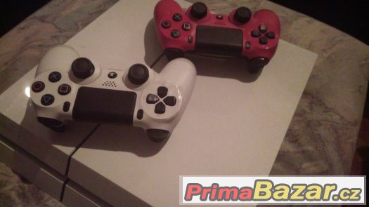 Herní konzole ps4 – fotografie 1