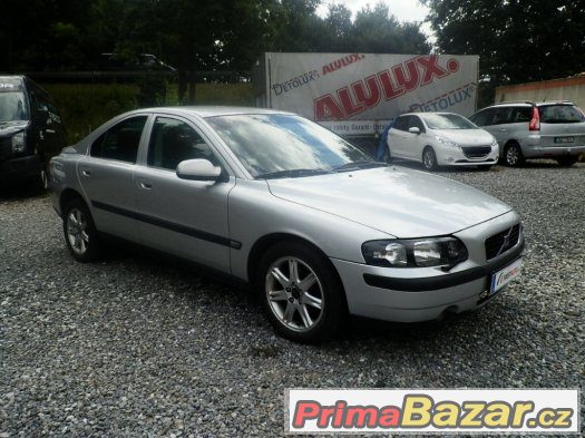 VOLVO S60 2.5 T  154KW 4X4 ČR,KLIMA,KUŽE – fotografie 4