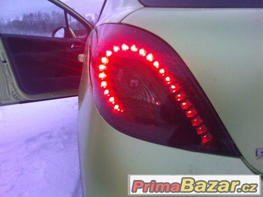 Prodám na Peuegot 207 zadní led světla – fotografie 1