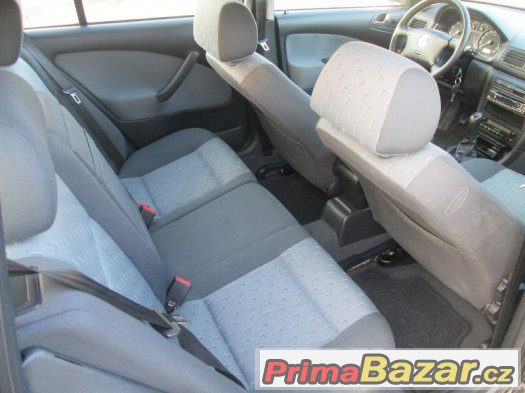 Škoda Octavia kombi 1.6i – fotografie 4
