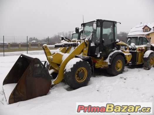 NAKLADAČ CAT 906 H – fotografie 1