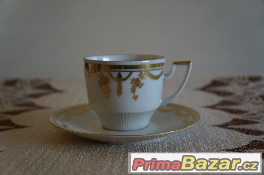 Porcelánový hrníček s podšálkem ve starém stylu – fotografie 1
