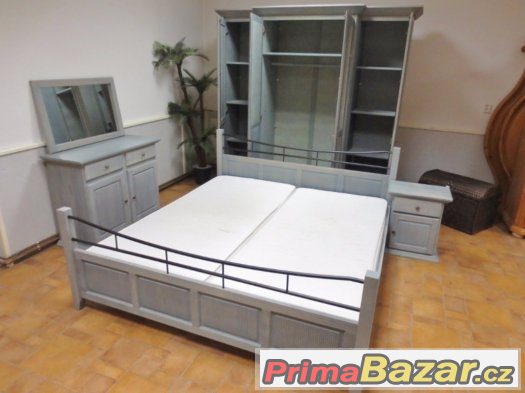 Kompletní ložnice. Kartáčovaná pinie s patinou. CELOMASIV - – fotografie 2