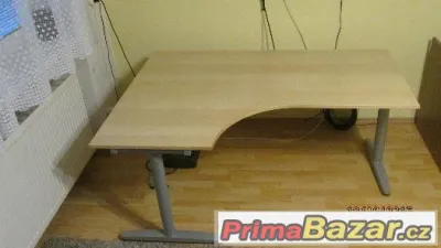 Kancelářský stůl