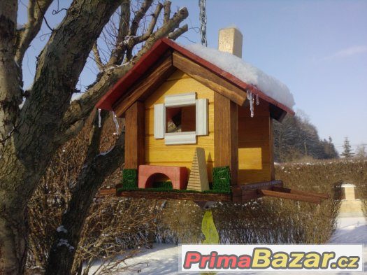 Dřevěná ptačí krmítka – fotografie 1