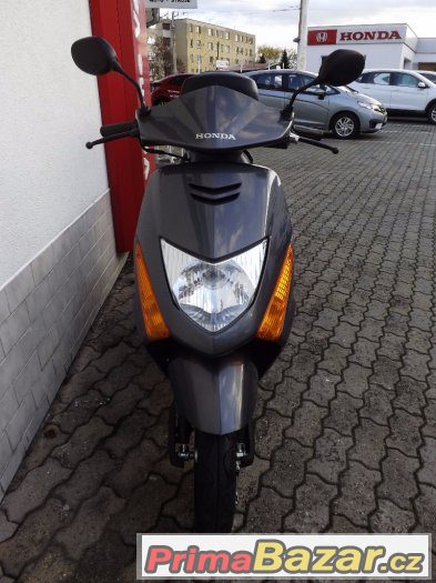 HONDA SCV100 Lead koupeno v ČR,5000km,horní kufr – fotografie 3
